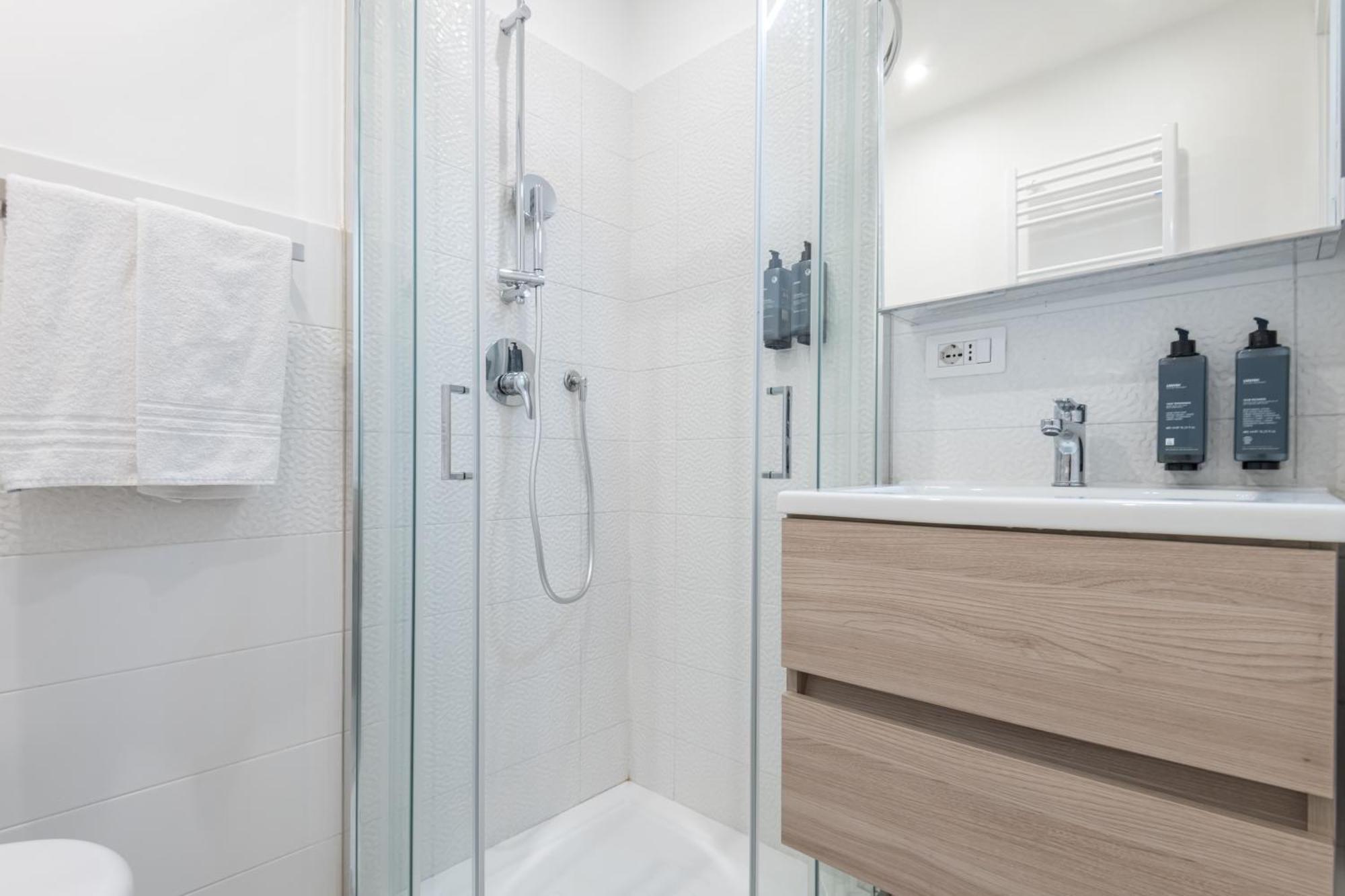 Isola - Studio Flat Mediolan Zewnętrze zdjęcie